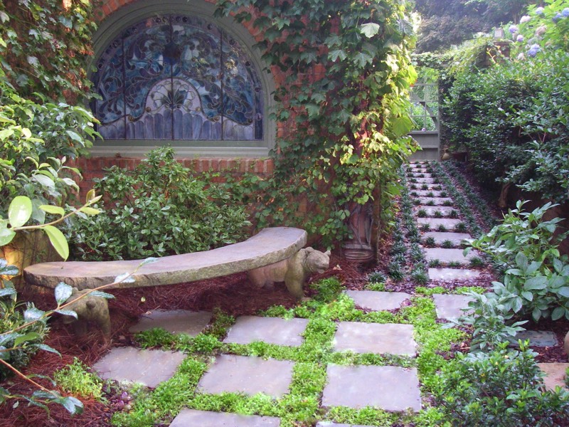 Side alley Meditation garden